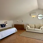 Pine Cliffs - Shared Pool - 8 Guests - 펜션 *